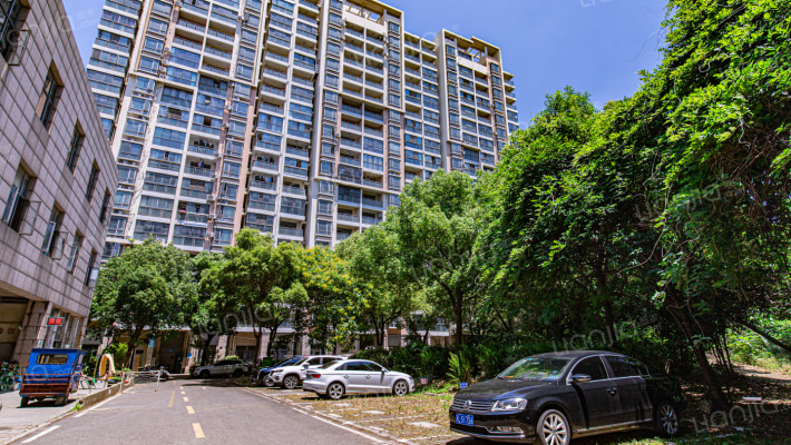 金港生活广场外景图