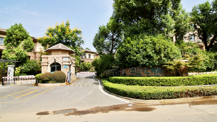 保利半山国际比弗利外景图