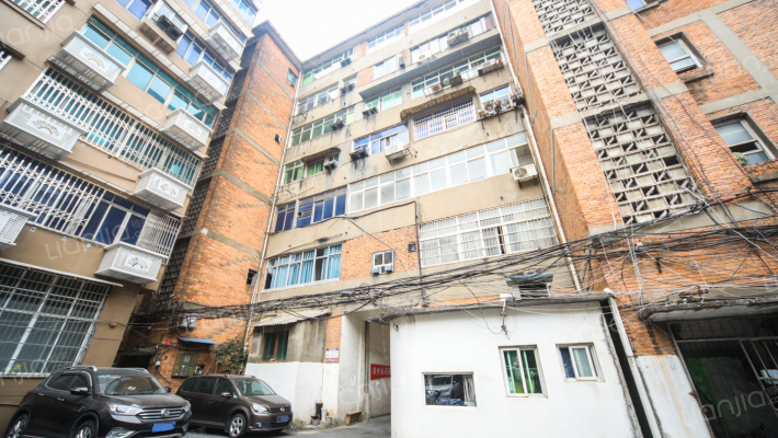 洪都北大道683号外景图