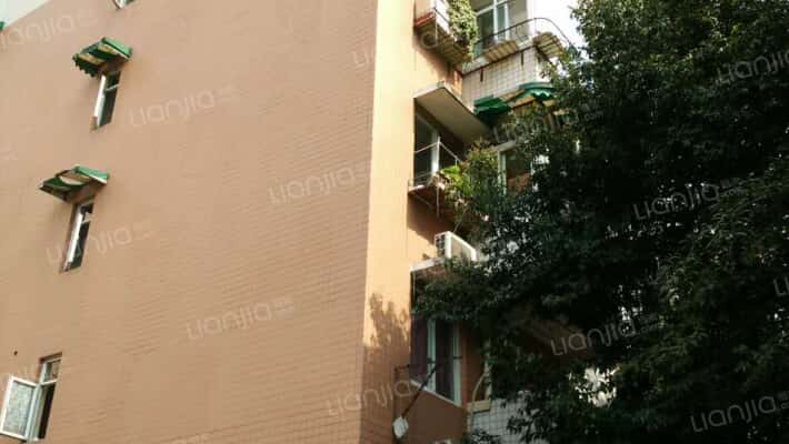 四季春天外景图