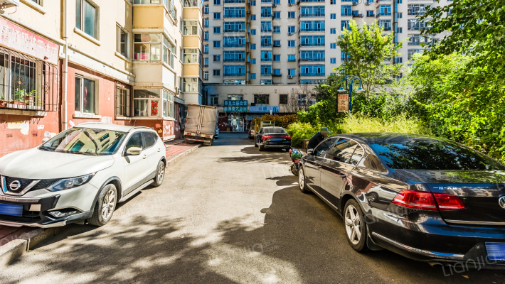 春江家园外景图