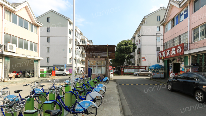 春申景城外景图