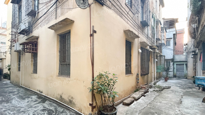 新基路五巷十四号外景图