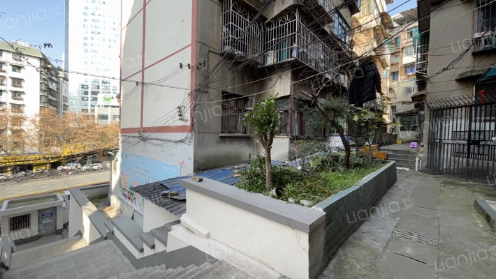 解放路366号外景图