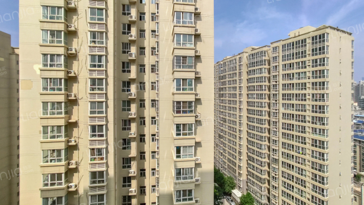 春天花园外景图