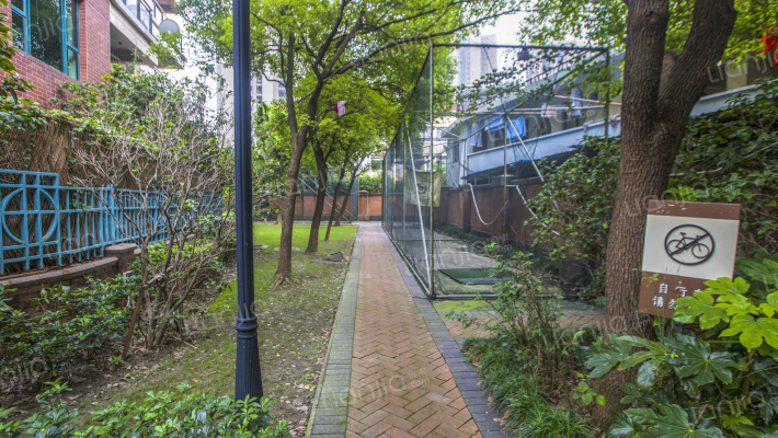 东方剑桥外景图