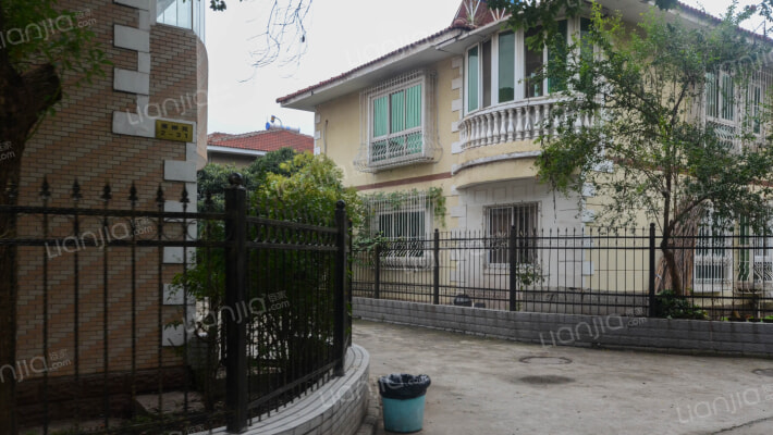 雁鸣山庄外景图