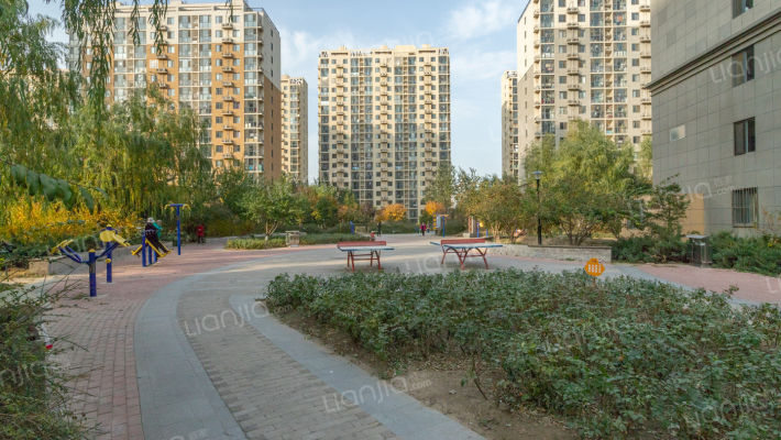 南海家园一里外景图