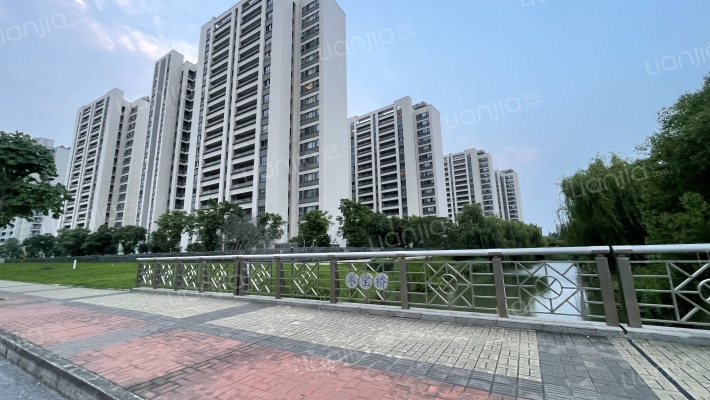 仁恒河滨花园外景图