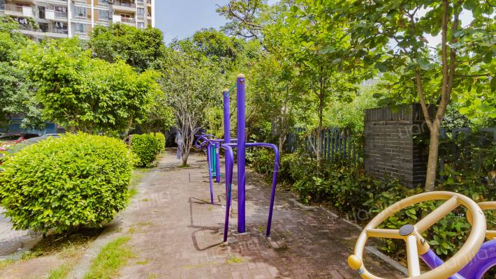 通湖公寓外景图