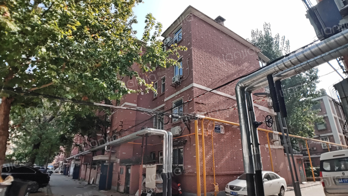 河北医科大学宿舍外景图