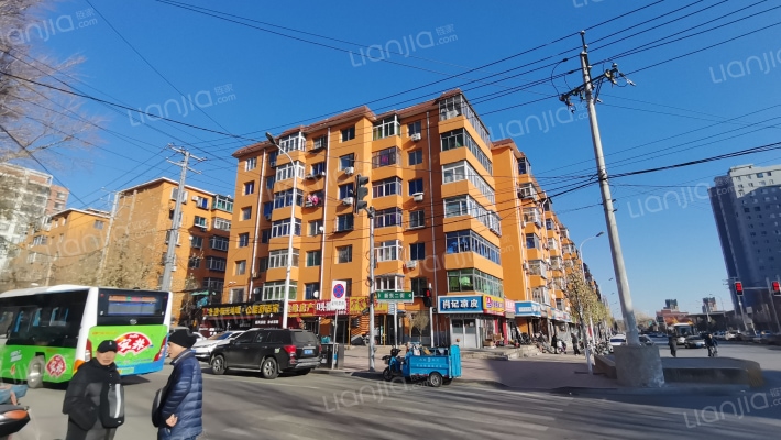 新光红缨小区外景图