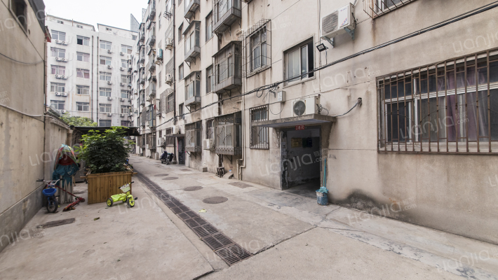 民爆家属院外景图