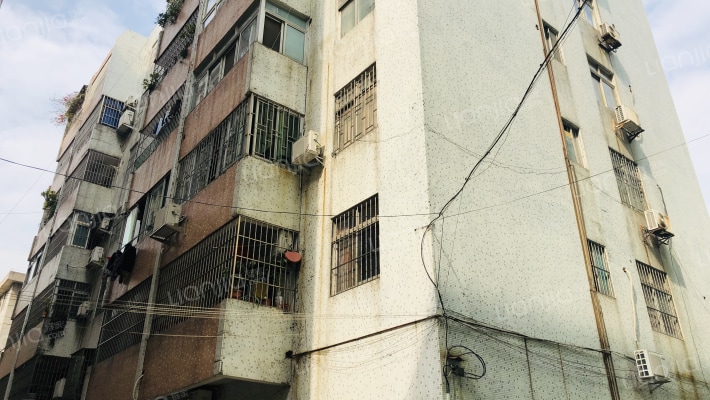 振华房地产宿舍楼外景图