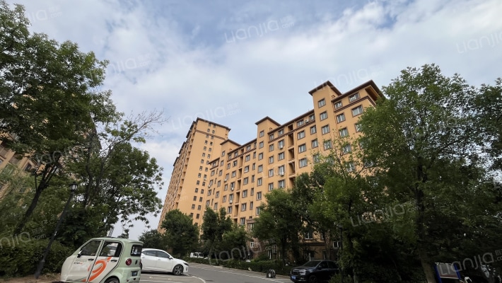 天一仁和城外景图