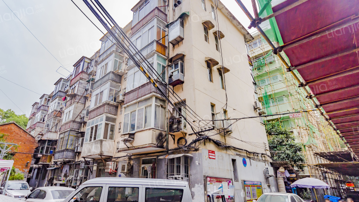 机施宿舍外景图