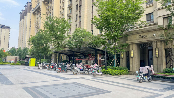 天鸿公园大道外景图