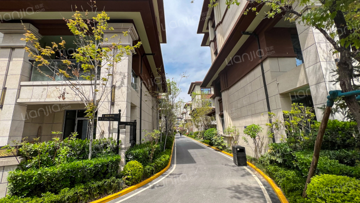 御河上院外景图