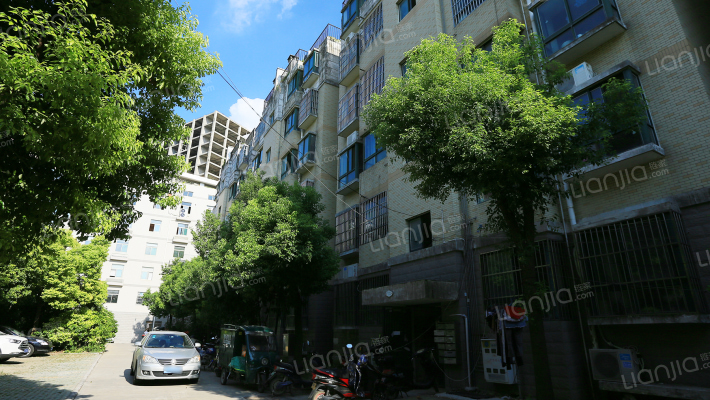 湖滨花园外景图