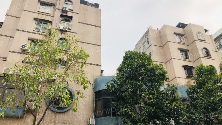 轴承厂家属楼外景图