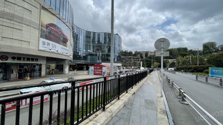 青山路392号外景图