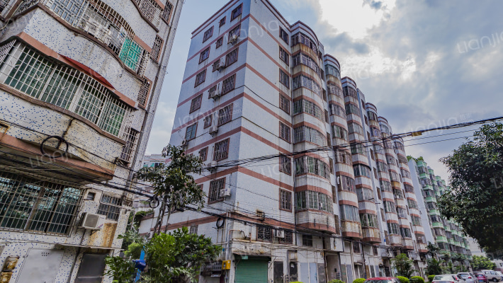 西南街第十五小区外景图