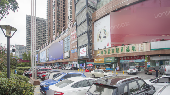 华孚城隍庙商业广场外景图