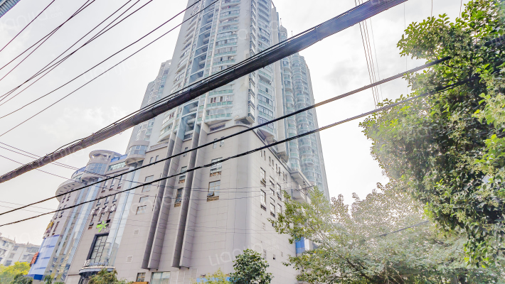 圆梦圆国际广场外景图