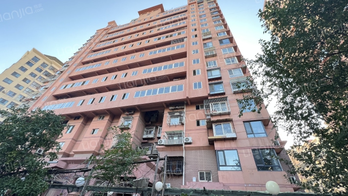 鸿基公寓外景图