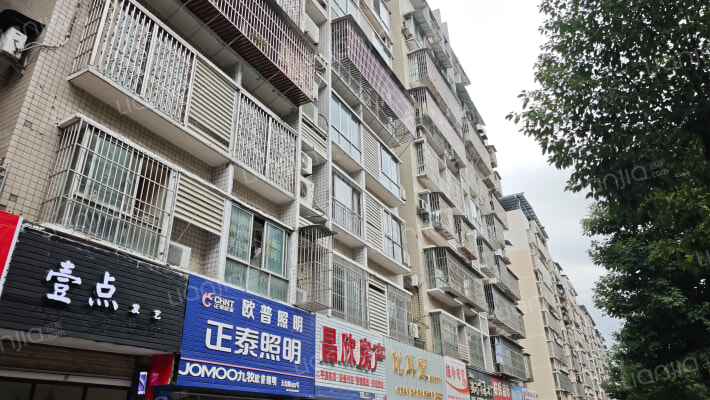 学府100小区外景图