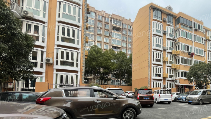 汇宝公寓外景图