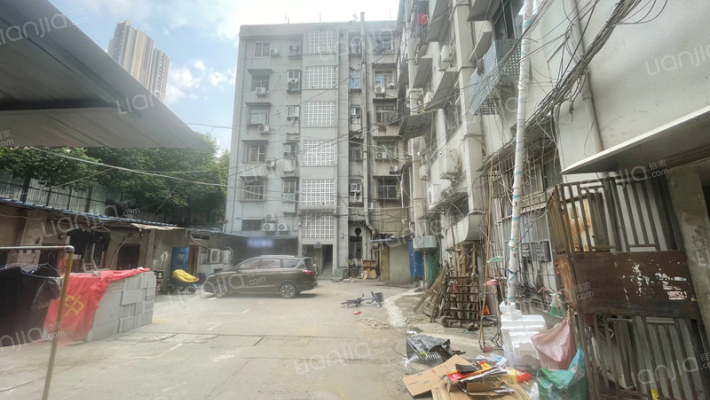 常展里94号外景图