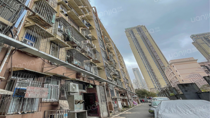 群建路18到32号外景图