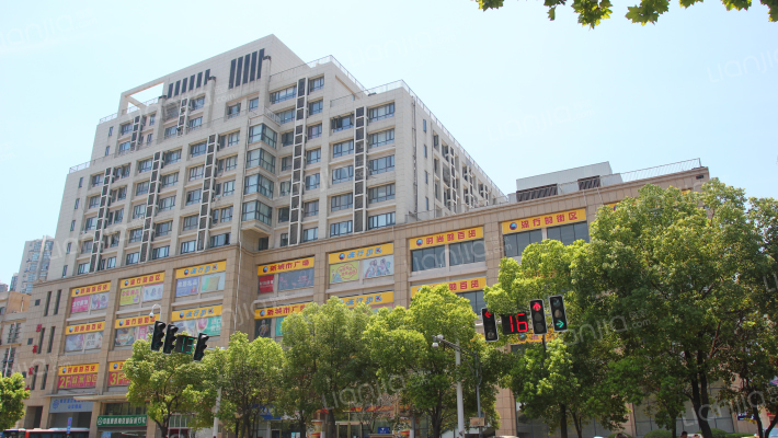 新城市广场摩尔特区外景图