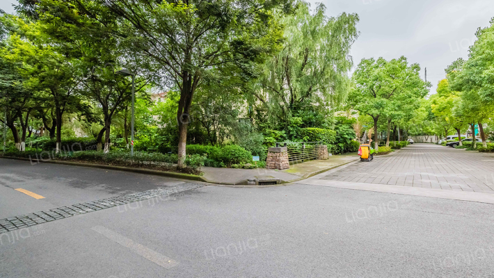 万科蓝山外景图