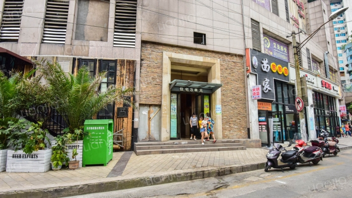 恒峰步行街外景图