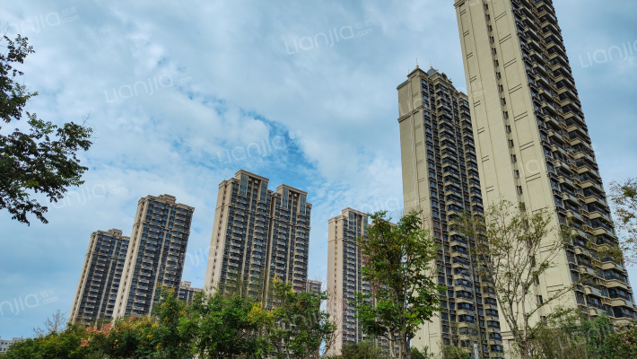 恒大翡翠华庭外景图