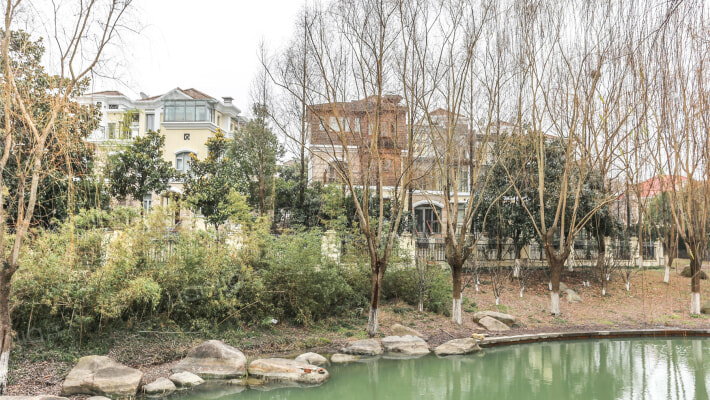 建屋康帝庄园外景图