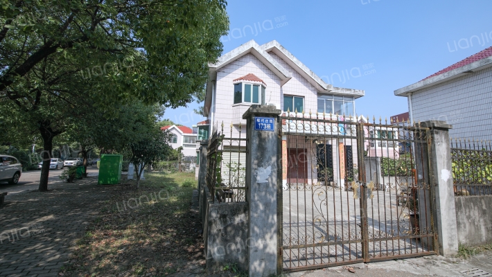 现代庄园外景图