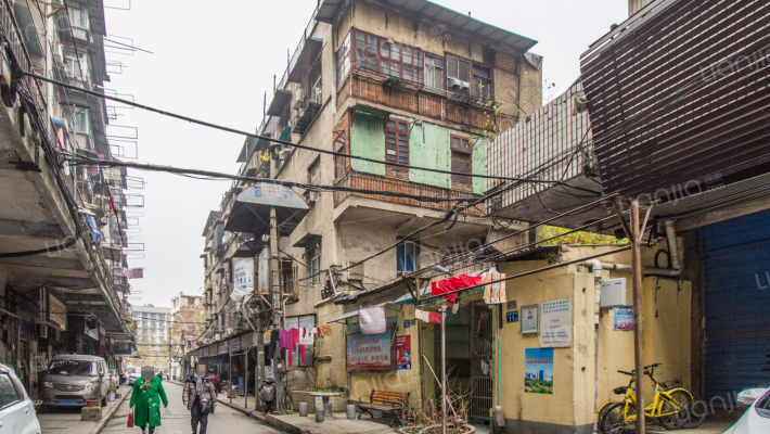 安静后街外景图