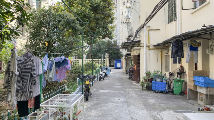 龙山小区外景图