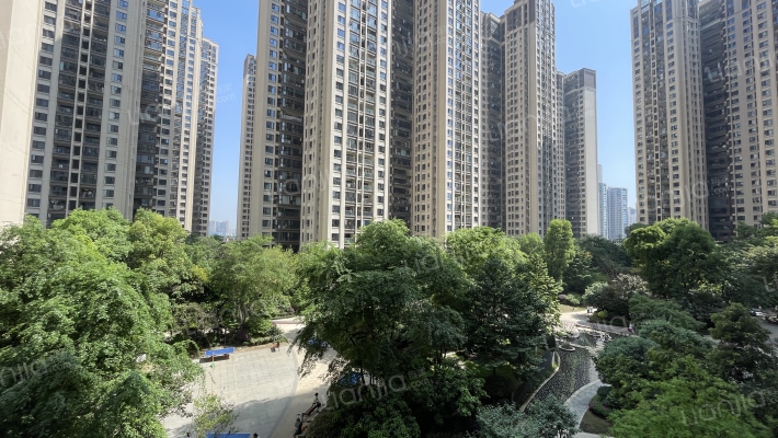 万科翡翠公园外景图