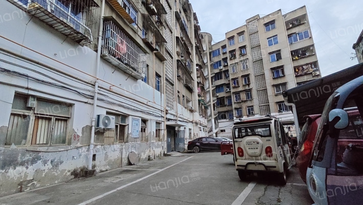 红旗小区外景图