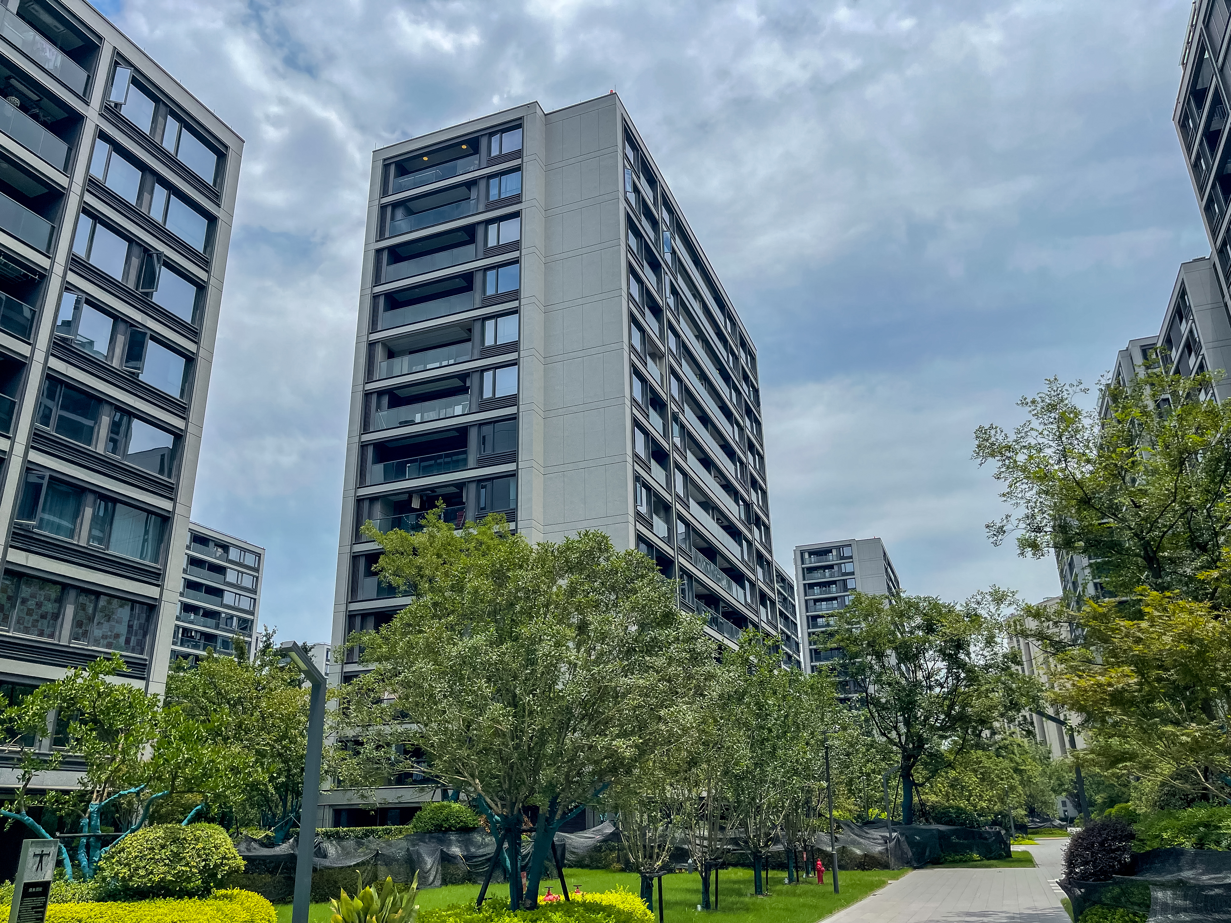 春来雅庭小区实景 9