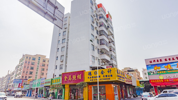 龙城花园外景图