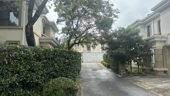 澄湖水岸别墅外景图