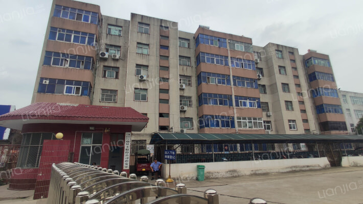 瑞贝卡西厂家属院外景图