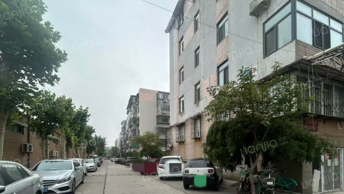 纪发公寓外景图