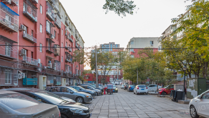 六场宿舍外景图