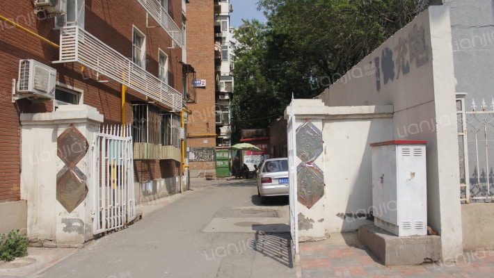 开明西里外景图